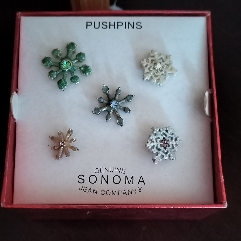 Sonoma gift set 10pc Christmas push pins - Picture 1 of 4